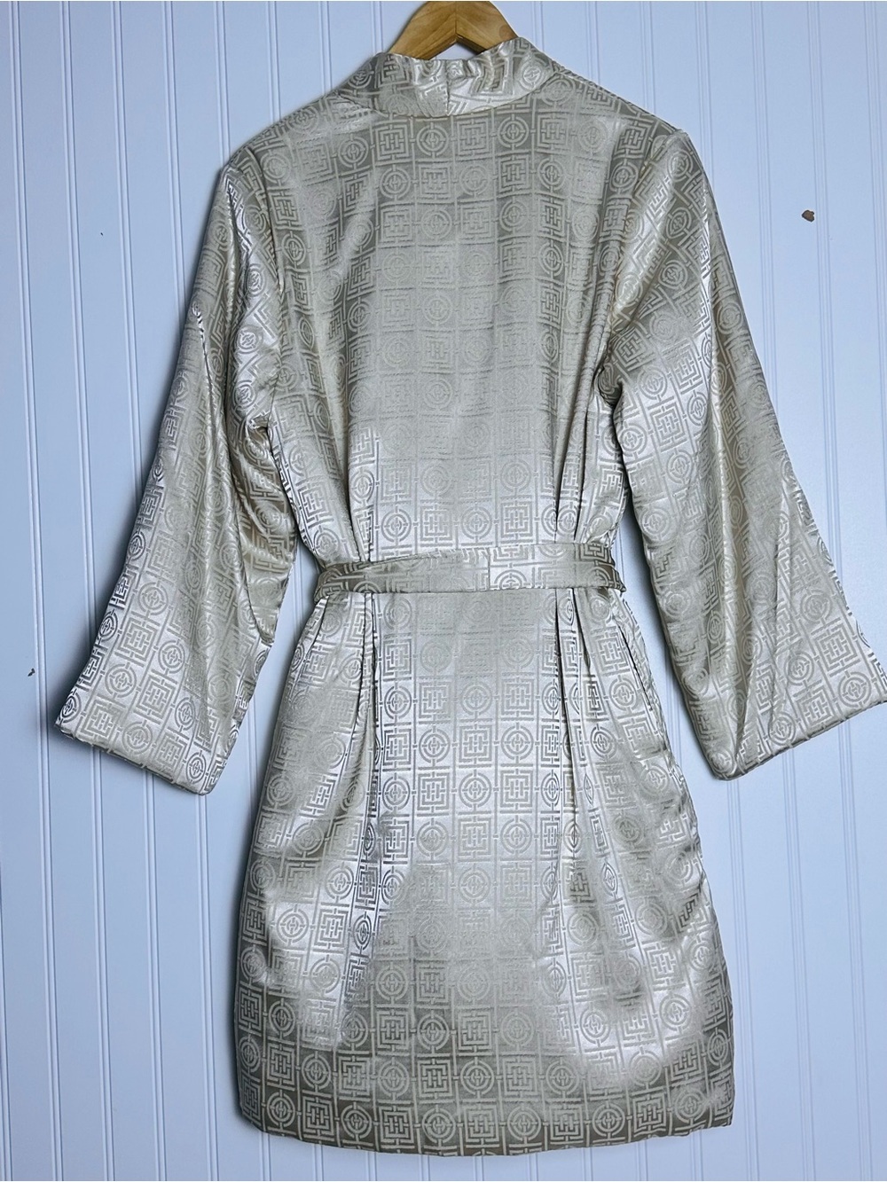 Natori Women's Infinity Jacquard Puffer Robe Color Light Taupe Size XS NWT - Picture 6 of 11